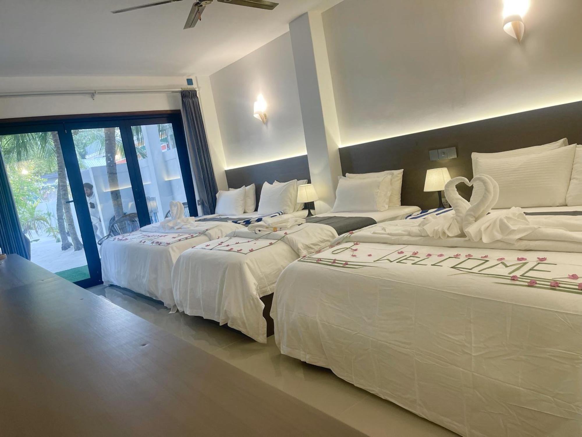 La Palma Suites Ukulhas Island Exterior photo